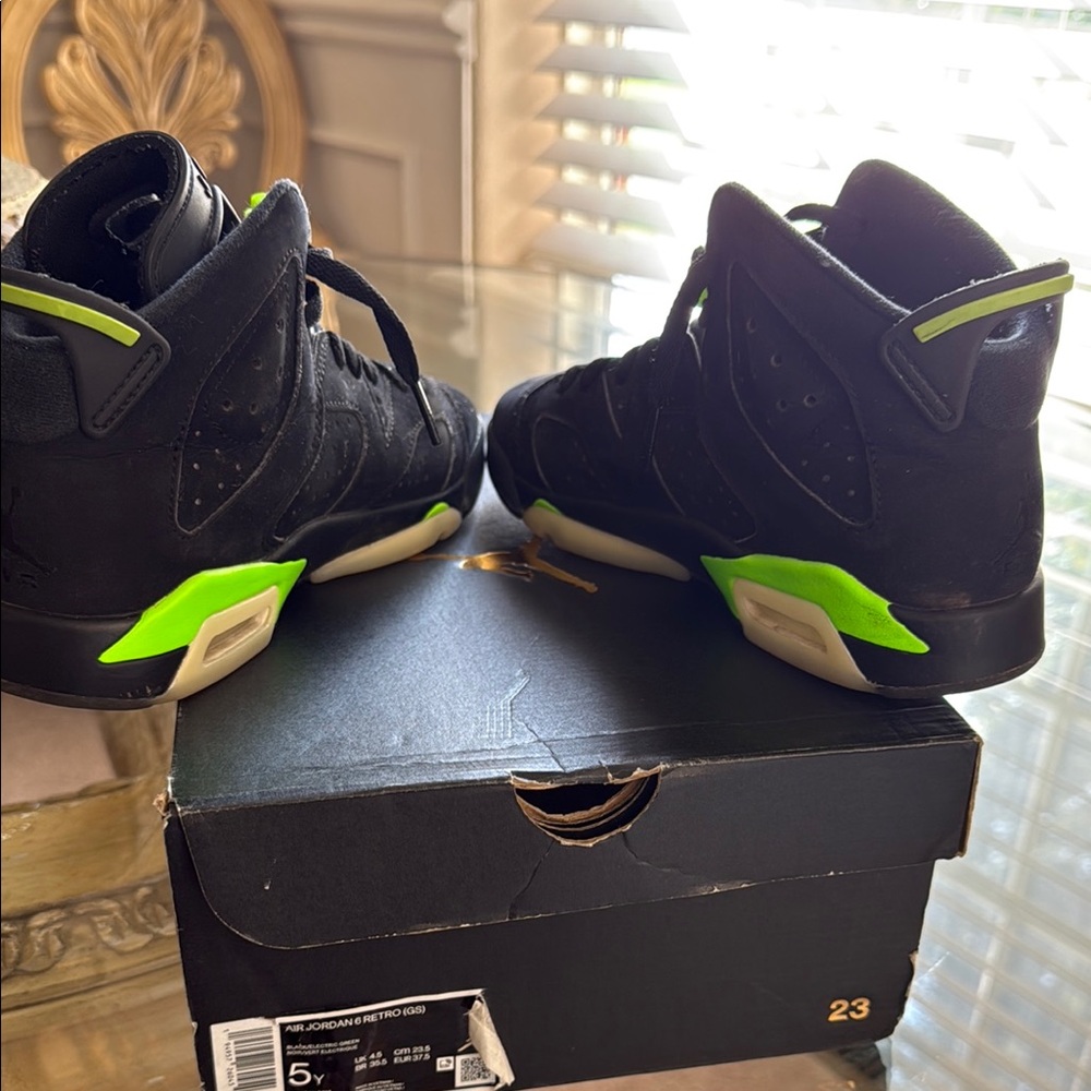 Jordan Retro 6 Black and Neon Green Sneakers - Picture 8 of 9